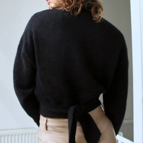 Aritzia Wilfred Lorin Sweater - Picture 2 of 6